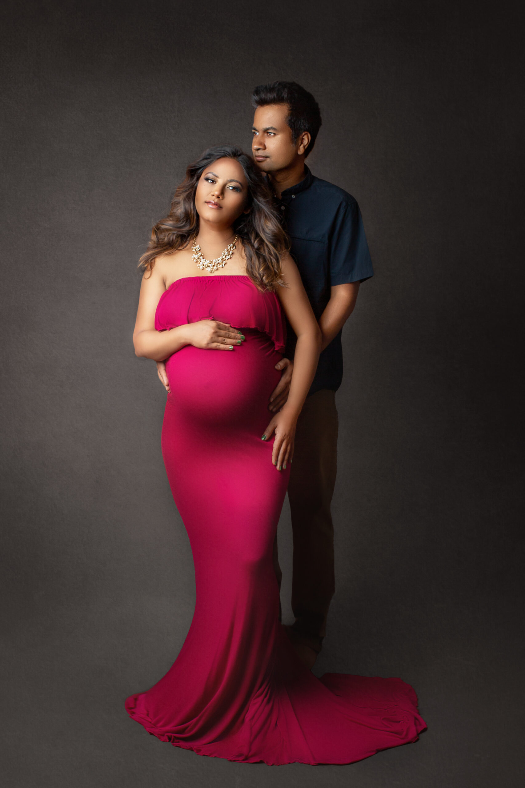 couple poses for hamilton midwife clinic photoshoot